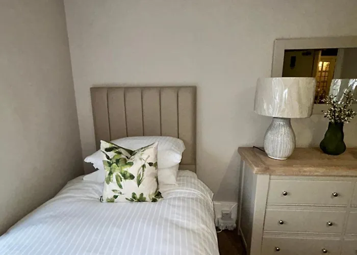 Crookston Hotel Glasgow