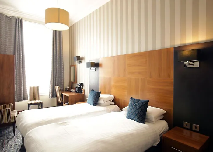 橡果国际酒店 3*