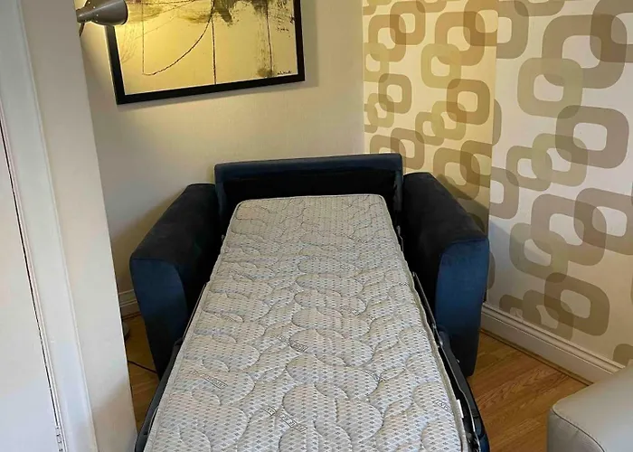 Scotstoun 1 Bed Flat * Glasgow