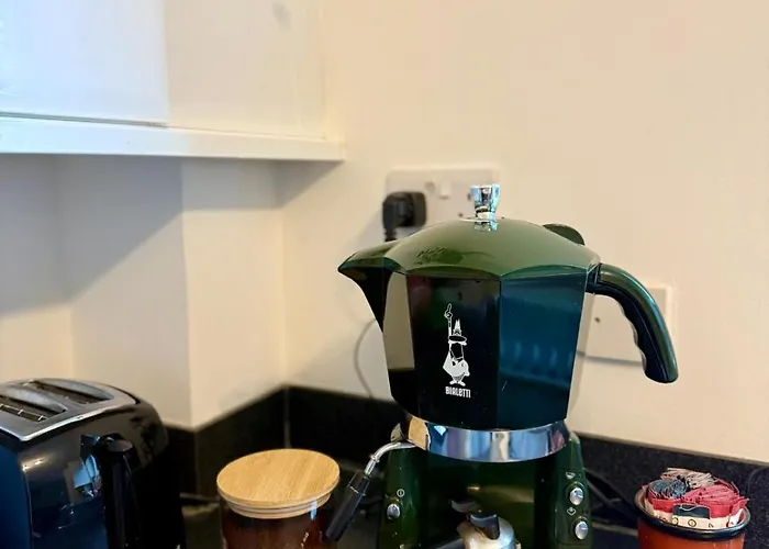 2 Bedroom Near Centre, Celtic Park And Emirates Arena アパート