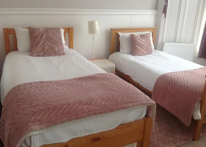 Busby Apartments Busby