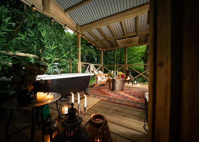Cosy Cute With Large Veranda & Outdoor Bath *