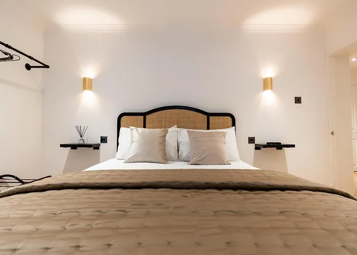 Hamilton - Private Main Door 1br