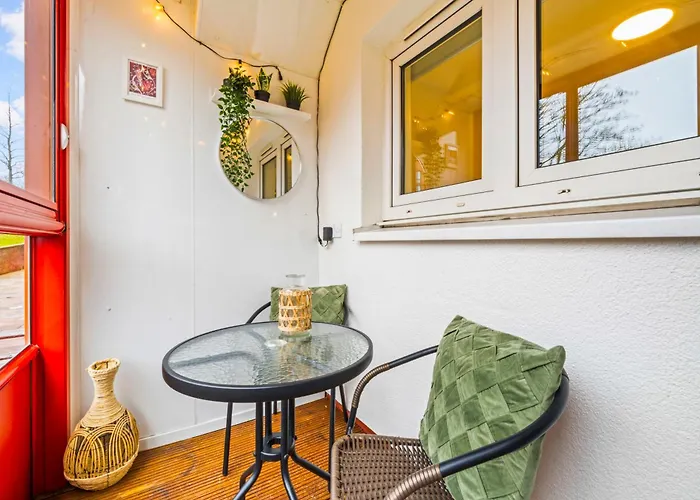 One Bed In The Heart Of * Γλασκώβη