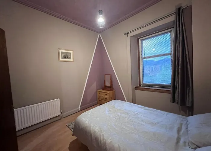 Holiday home Cheerful 5 Bedroom House Close To West End And Parking *