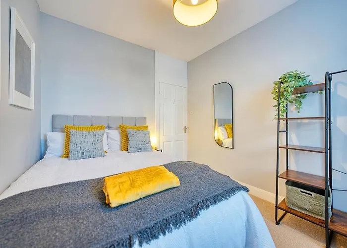 3-bed Flat Free Parking 10 Mins To Centre Appartamento *