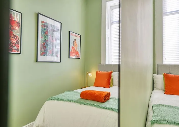 3-bed Flat Free Parking 10 Mins To Centre Appartement