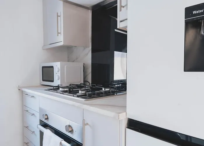 Stylish 3br By Hampden No 161 With Free Parking *