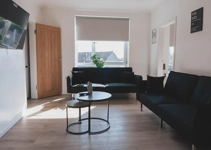 Stylish 3br By Hampden No 161 With Free Parking شقة غلاسغو