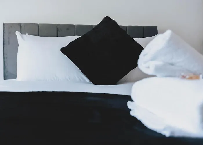 شقة Stylish 3br Near Hampden No 29 With Free Parking *