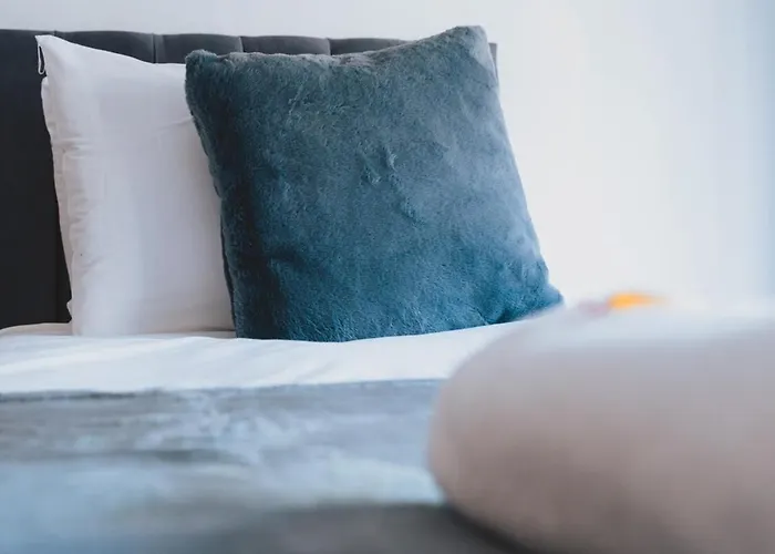 Stylish 3br Near Hampden No 29 With Free Parking Apartman