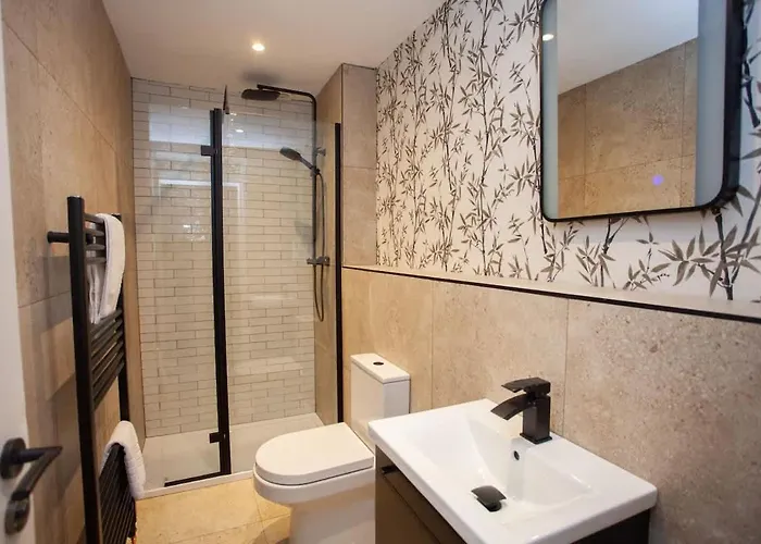 Newly Renovated House In Popular Location Glasgow