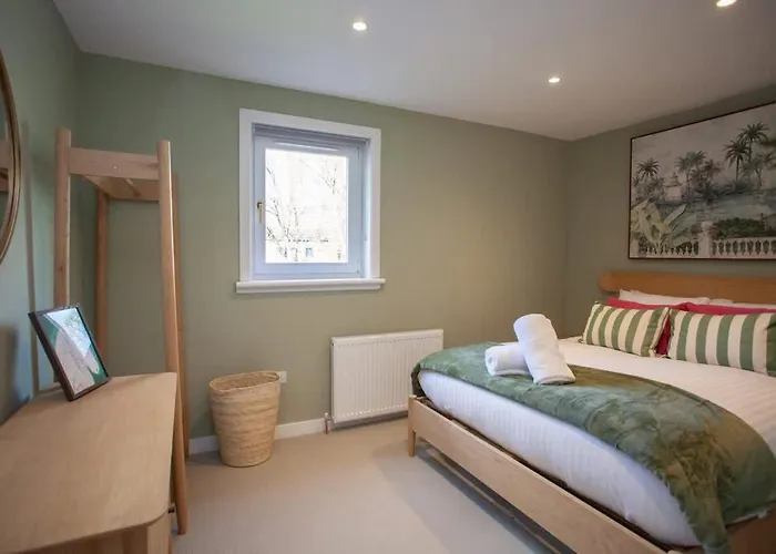 Newly Renovated House In Popular Location Nyaraló