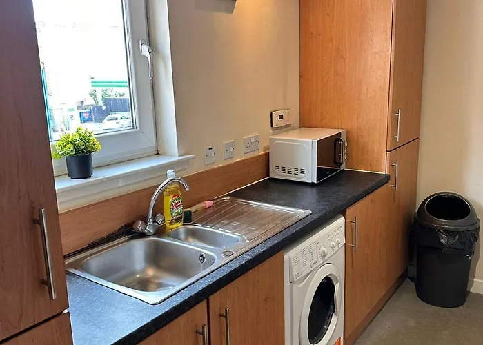 2br Flat Free Parking Near Hampden And O2 Academy