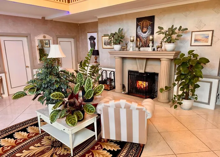 Finn Village Loch Lomond - The Black With Private Jacuzzi-style Bath Drymen