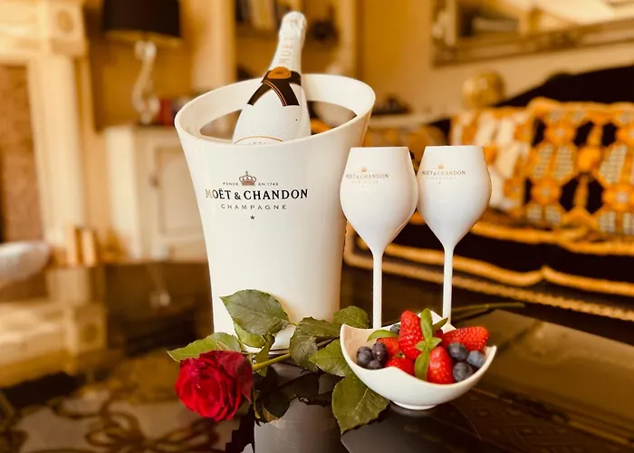 Finn Village Loch Lomond - The Black With Private Jacuzzi-style Bath منزل للإقامة *