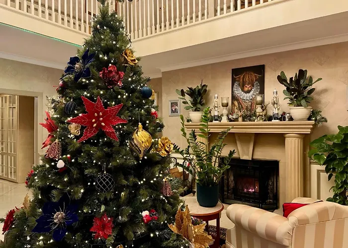 Finn Village Loch Lomond - The Black With Private Jacuzzi-style Bath *