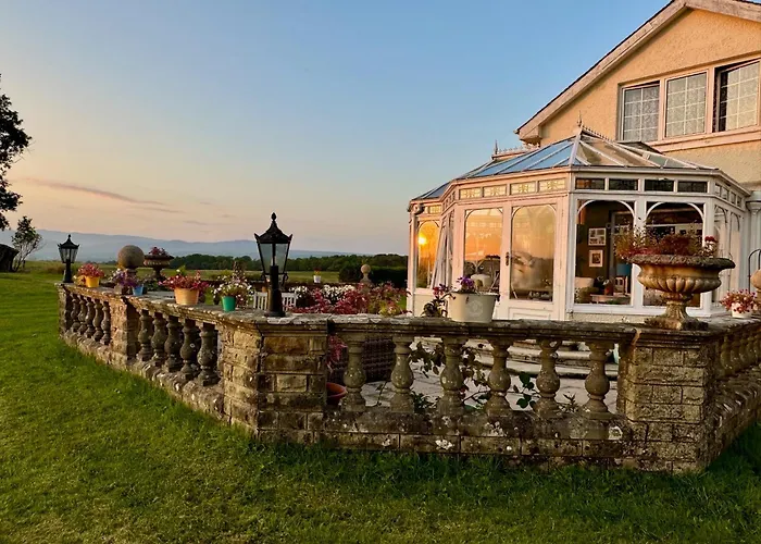 Finn Village Loch Lomond - The Black With Private Jacuzzi-style Bath