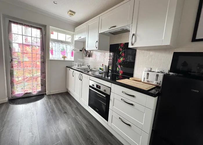 Finn Village Raspberry Private Garden, 6-seater Hot Tub, Firepit&pizza Stove Casa vacanze