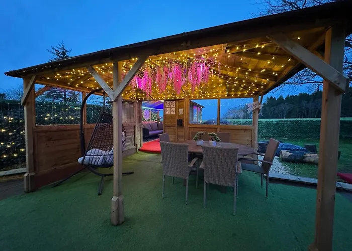 Finn Village Raspberry Private Garden, 6-seater Hot Tub, Firepit&pizza Stove Casa vacanze *