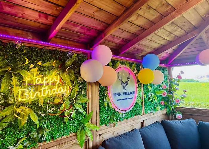 Casa vacanze Finn Village Raspberry Private Garden, 6-seater Hot Tub, Firepit&pizza Stove *