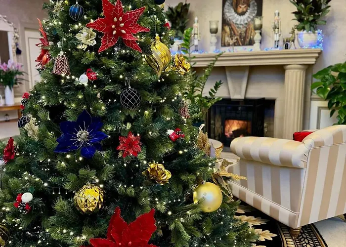 Finn Village - Loch Lomond - The Jungle With A Private Hot Tub