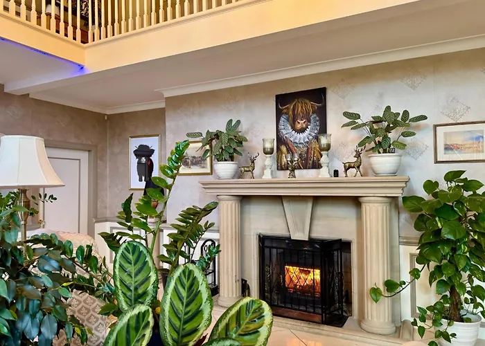 Finn Village - Loch Lomond - The Jungle With A Private Hot Tub 3*