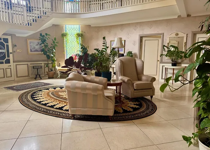 Finn Village - Loch Lomond - The Jungle With A Private Hot Tub