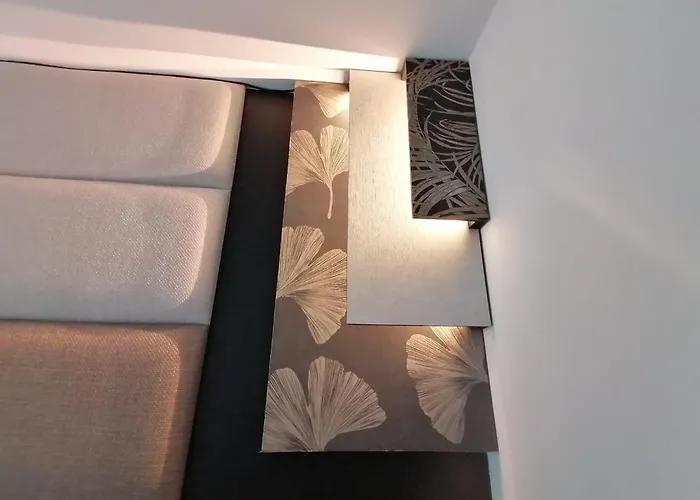 Entire Spacious 3-bed Family Home, Centre, Free Parking, Garden *