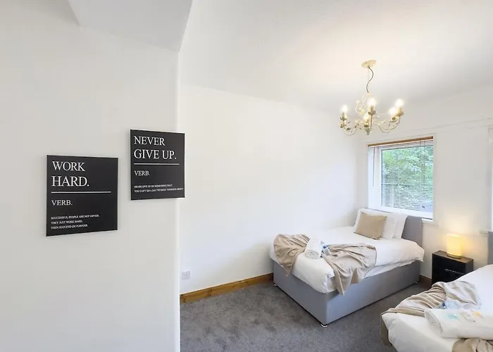 Apartment Clydebank 2 Bedroom *