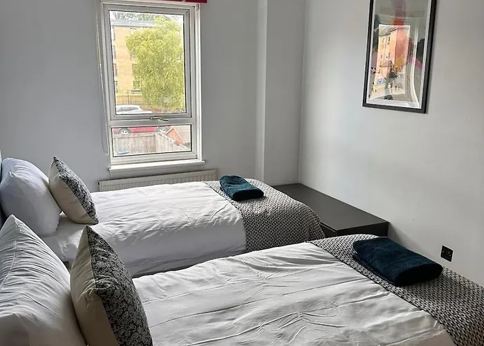 2br House Free Parking Easy Access Glasgow