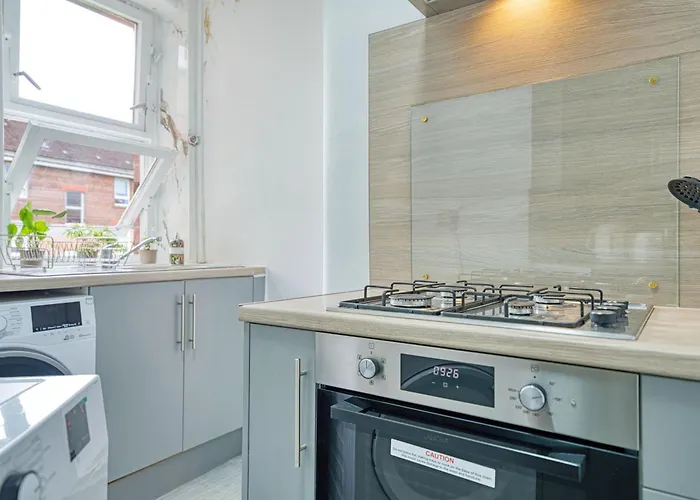 2br Shawlands Free Parking Great Location