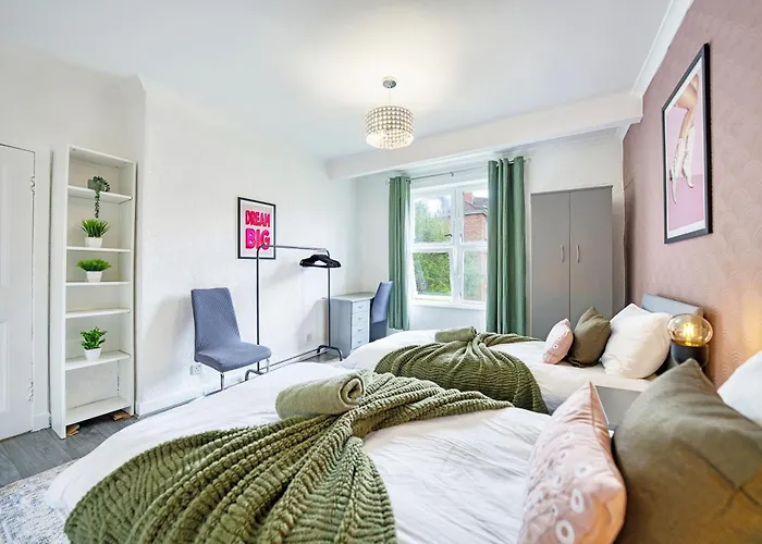 Apartment 2br Shawlands Free Parking Great Location *