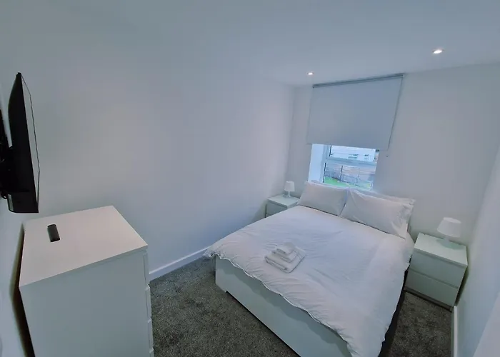 Modern 2 Bedroom With Extra Loft Bedroom Глазго