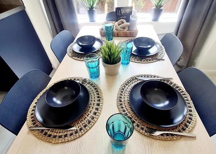 Modern - Free Parking Glasgow