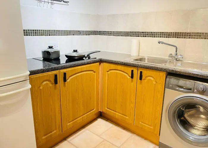 Lovely 1-bedroom In Near Subway Apartamento *