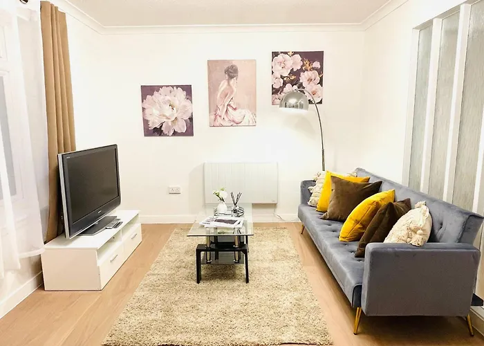 Apartment Lovely 1-bedroom In Near Subway