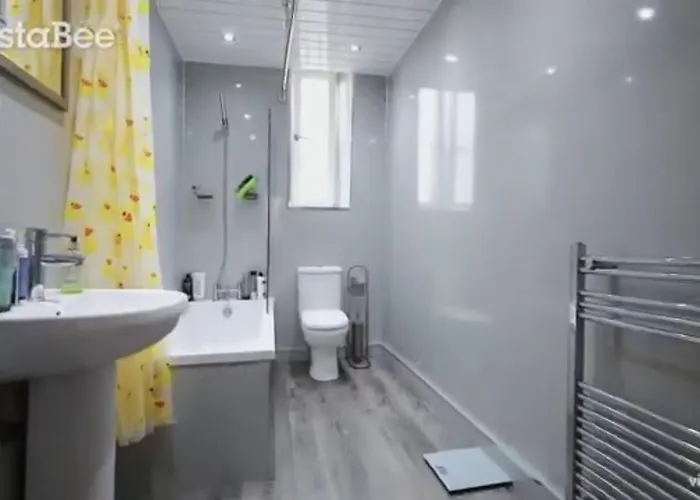 Cosy And Bright 3-bedroom Flat Διαμέρισμα