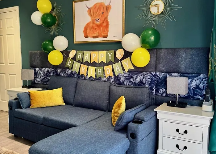 Finn Village Raspberry Private Garden, 6-seater Hot Tub, Firepit&pizza Stove