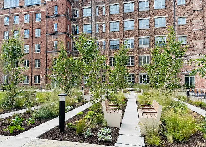 Apartment Modern Flat In Free Parking & Wifi