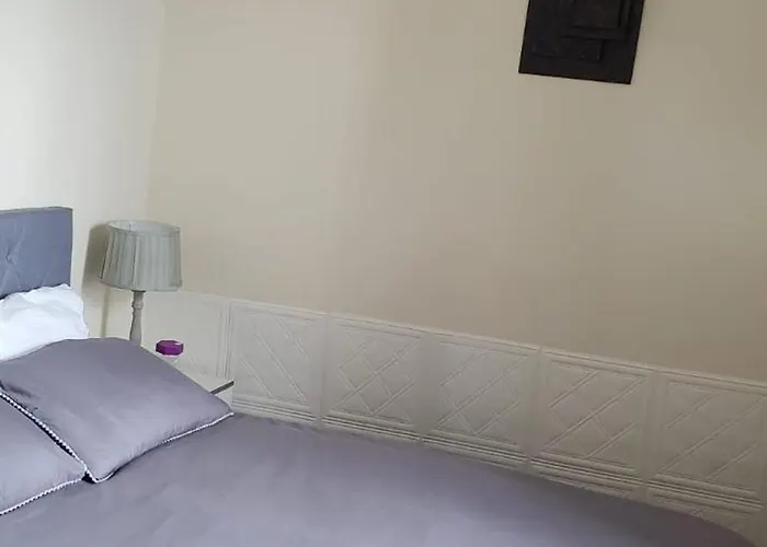 Διαμέρισμα Cosy And Bright 3-bedroom Flat *