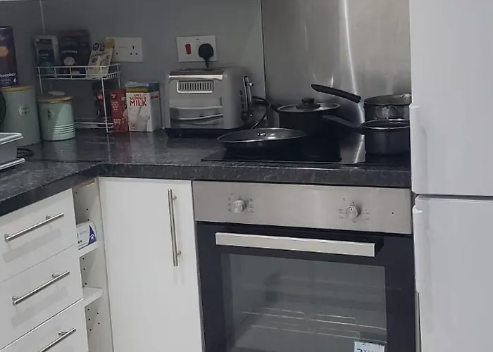 Cosy And Bright 3-bedroom Flat * Γλασκώβη