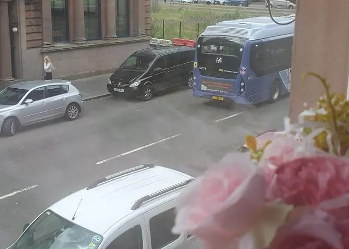 Cosy And Bright 3-bedroom Flat *