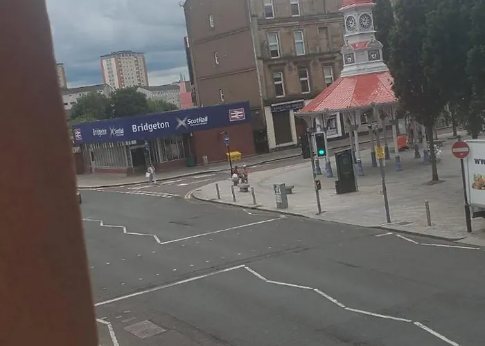 Cosy And Bright 3-bedroom Flat * Glasgow