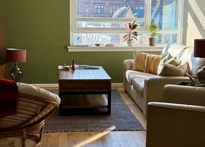 Two Bedroom Maisonette In The Heart Of The West End Apartment *