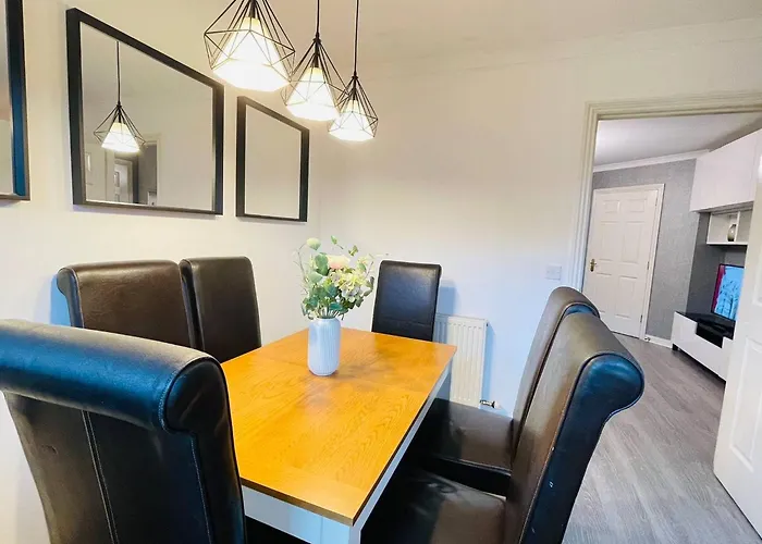 Elegant 3br House In