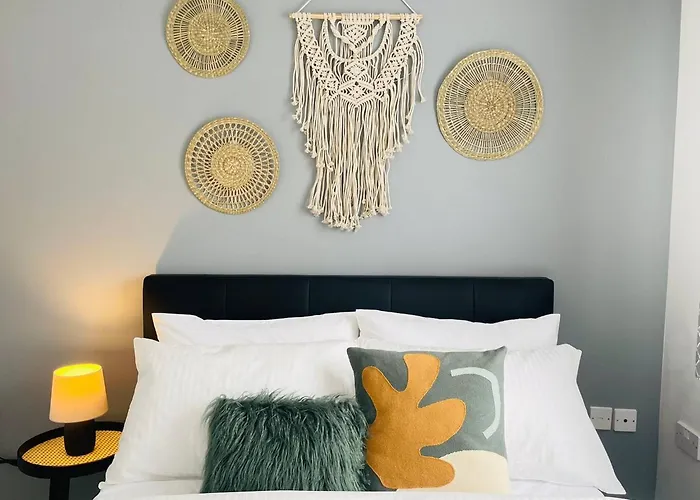 Elegant 3br House In Holiday home