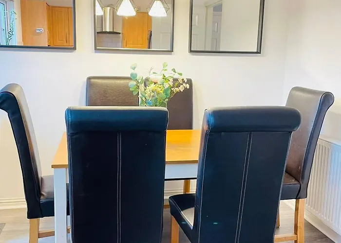 Elegant 3br House In Holiday home Glasgow