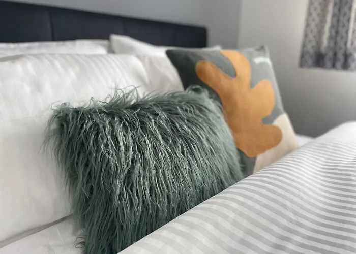 Elegant 3br House In *