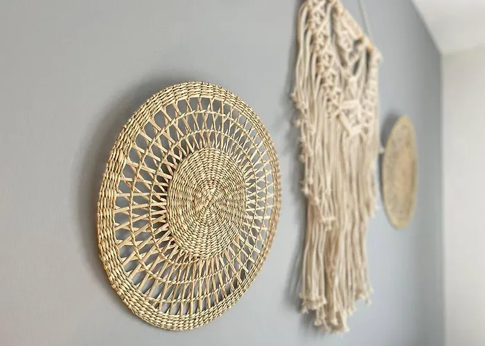 Elegant 3br House In